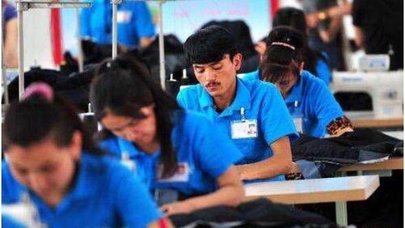 2018年，新疆促進47.58萬城鎮(zhèn)人口實現(xiàn)就業(yè)，城鎮(zhèn)登記失業(yè)率控制在3.3%???
